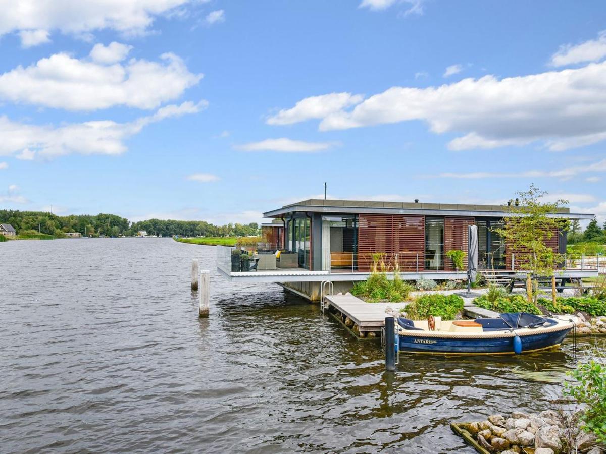 Landal Waterpark De Alde Feanen De Veenhoop Exterior photo